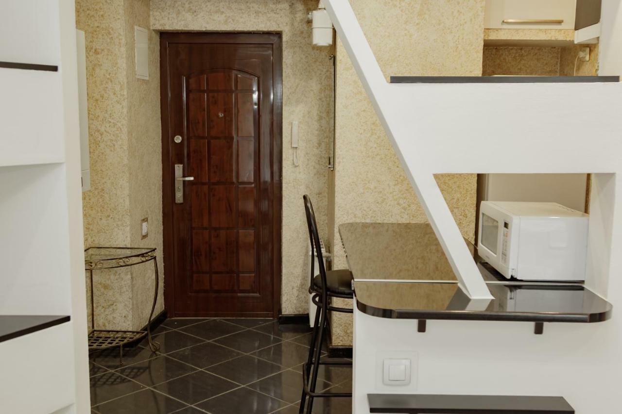 Transitional Havryky Apartment リヴィウ エクステリア 写真