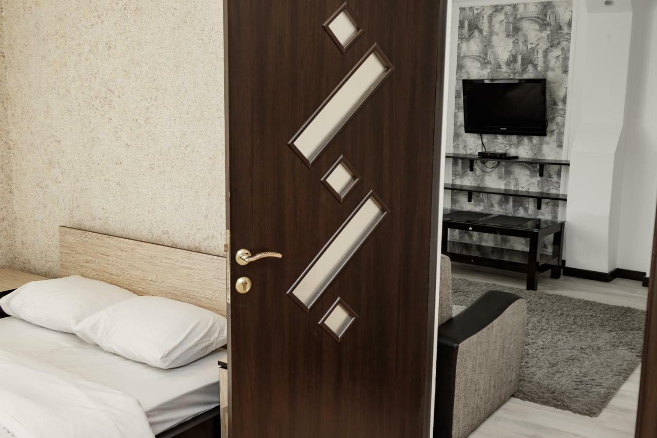 Transitional Havryky Apartment リヴィウ エクステリア 写真