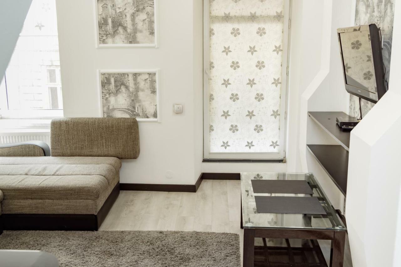 Transitional Havryky Apartment リヴィウ エクステリア 写真