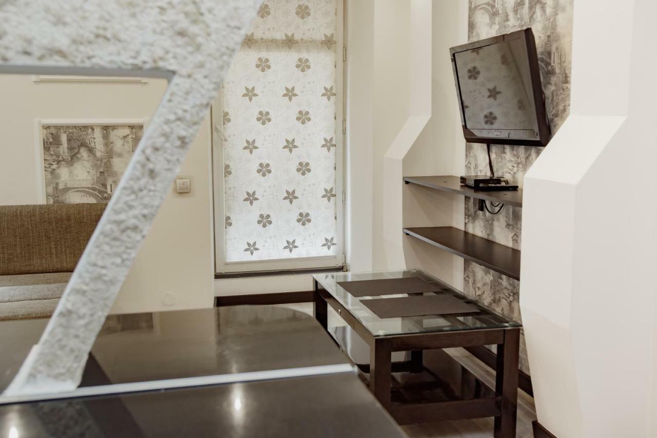 Transitional Havryky Apartment リヴィウ エクステリア 写真